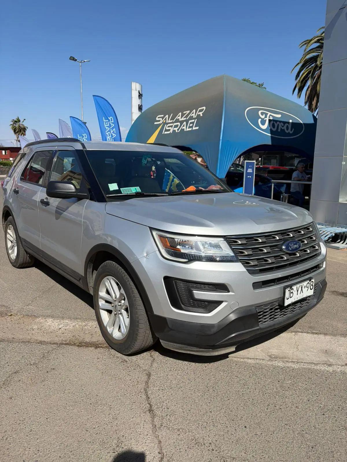 Station Wagon Ford Explorer