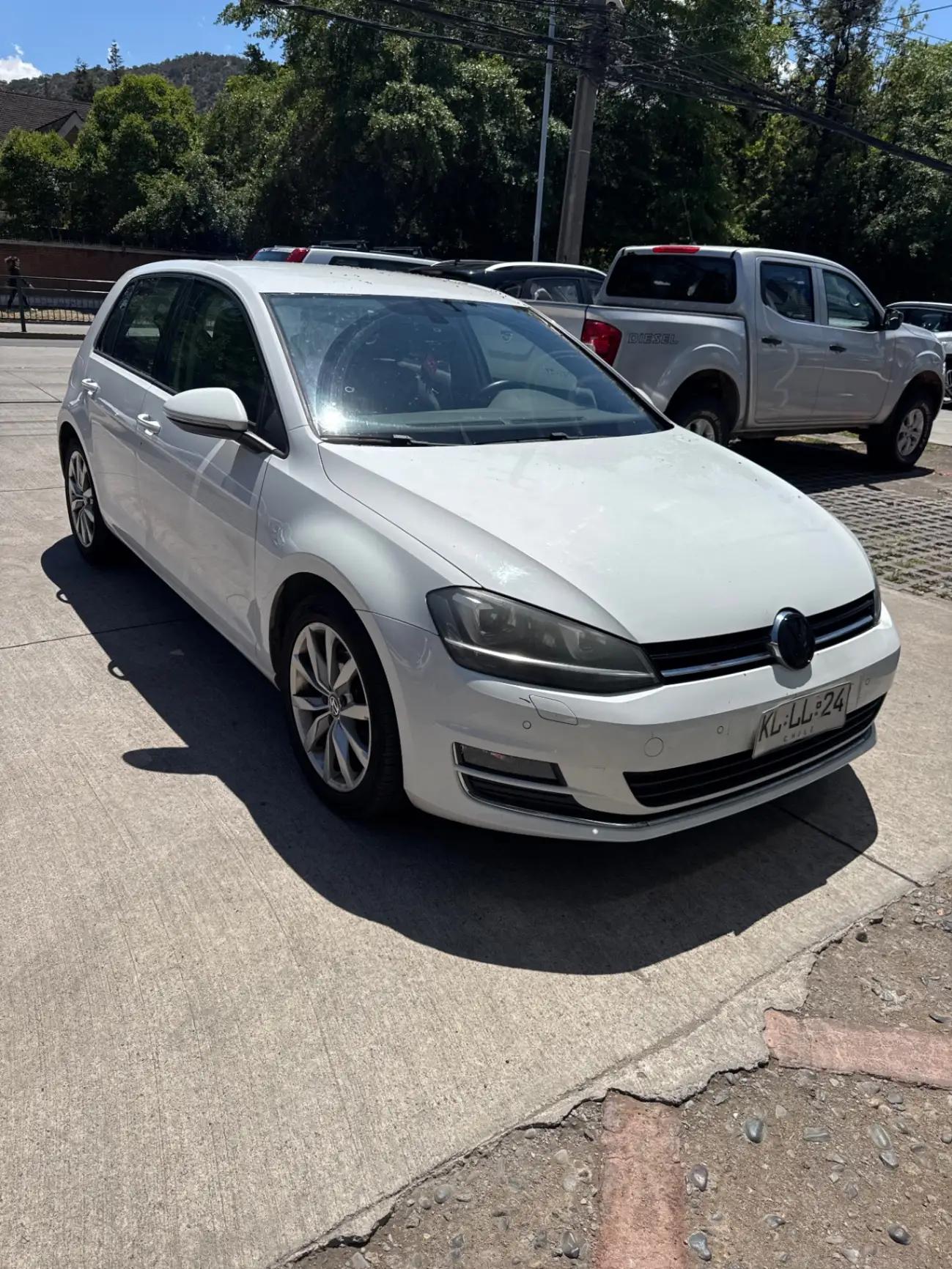 Automovil Volkswagen Golf