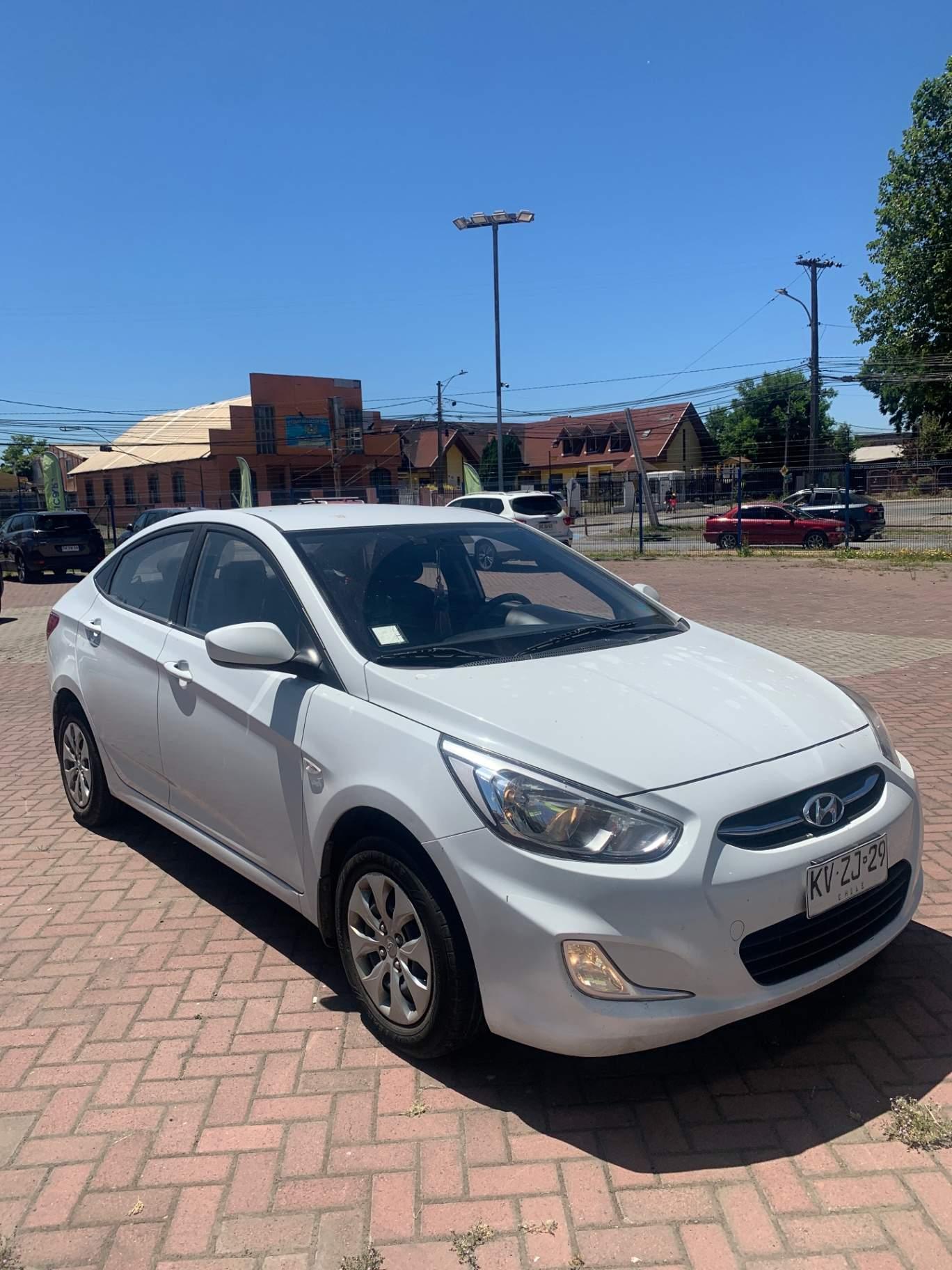 Sedan Hyundai Accent