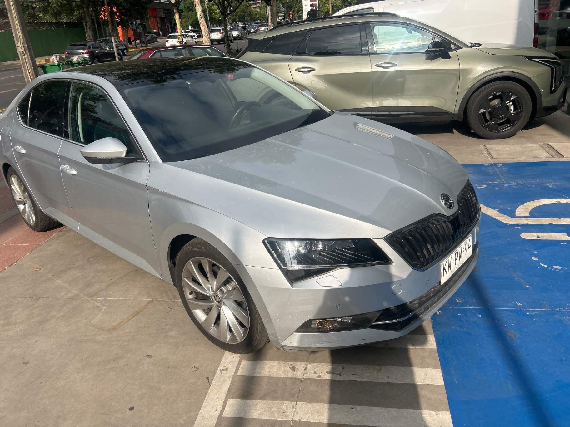 Sedan Skoda Superb