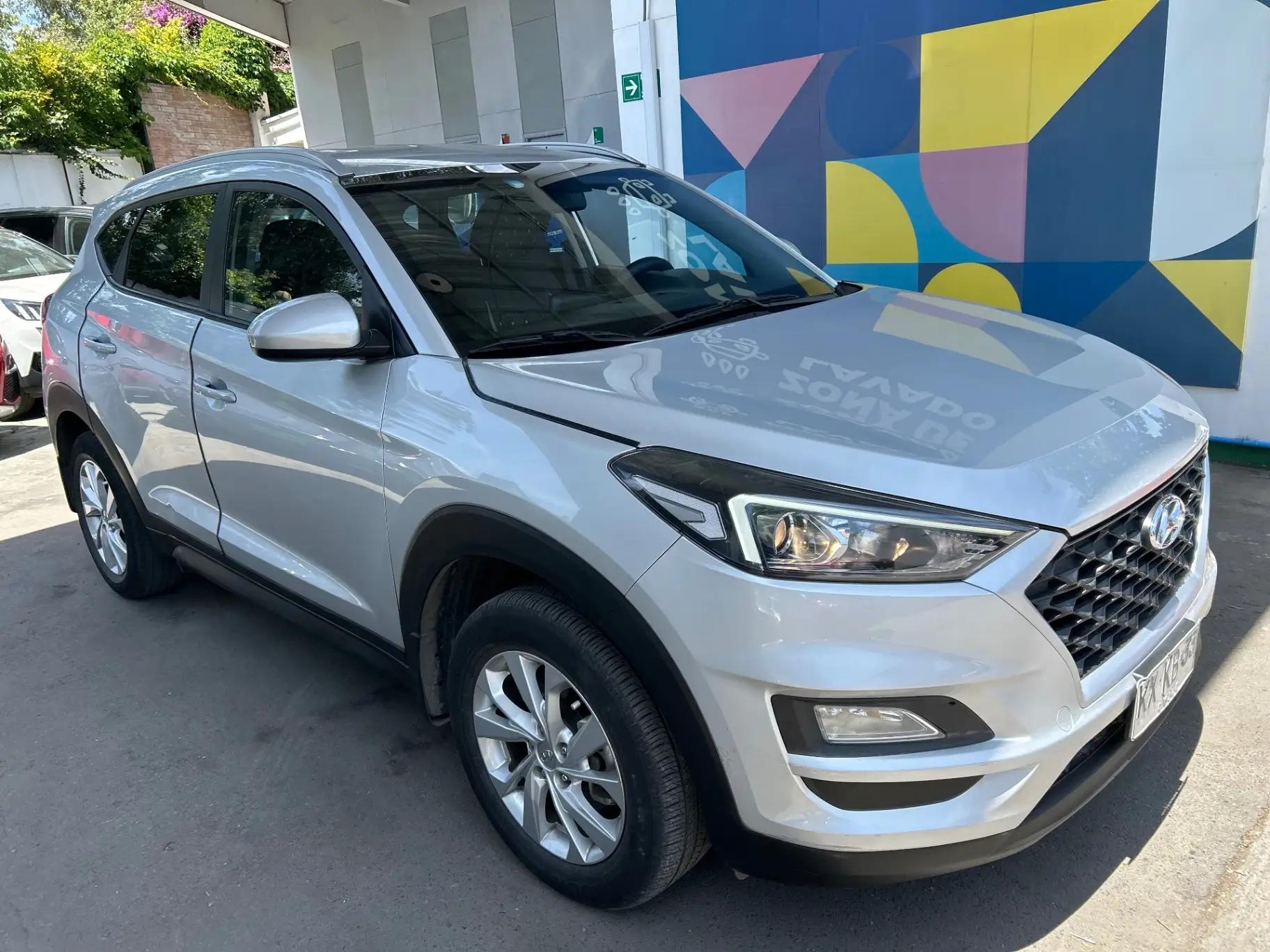 Station Wagon Hyundai Tucson