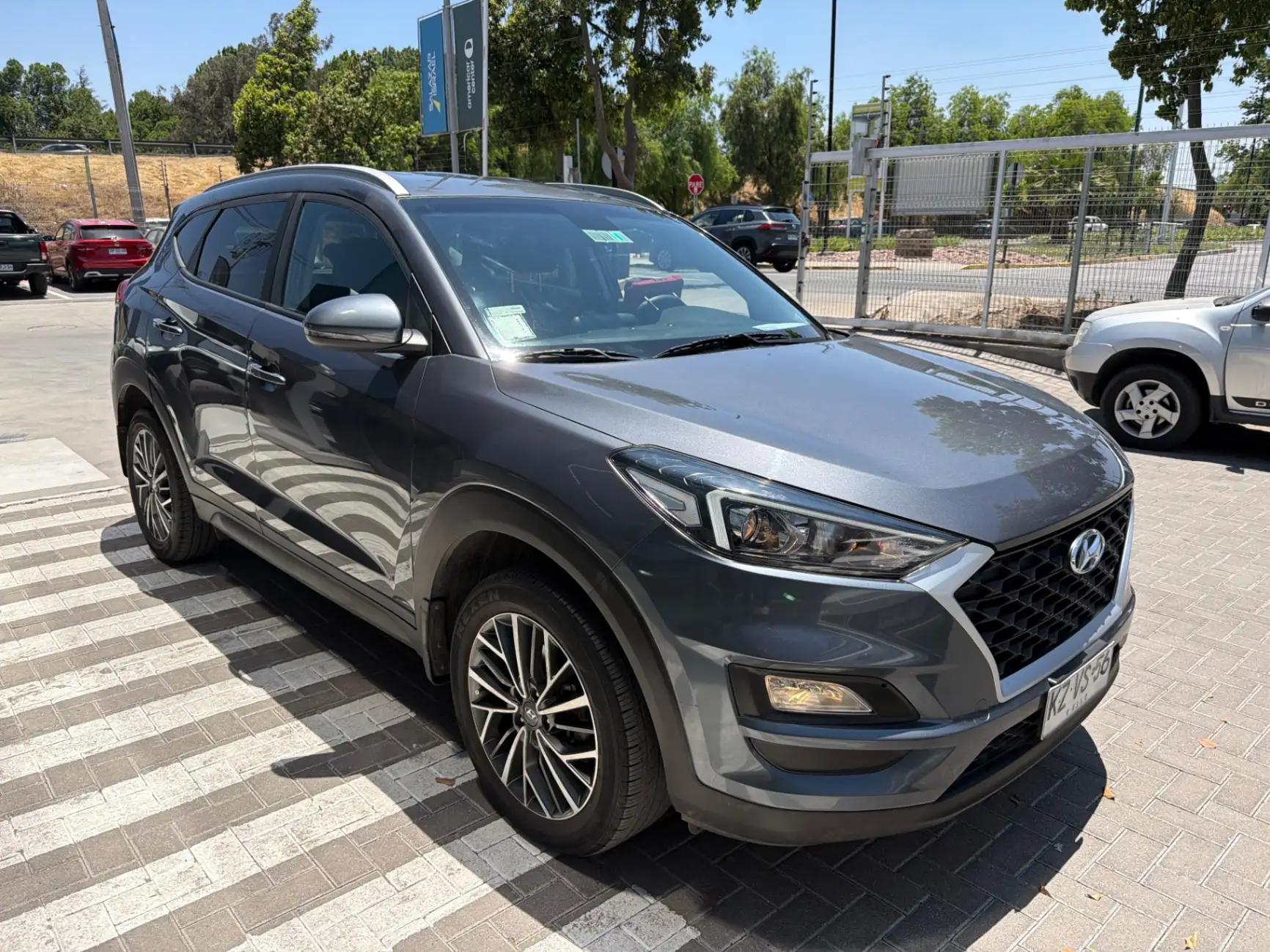 Station Wagon Hyundai Tucson