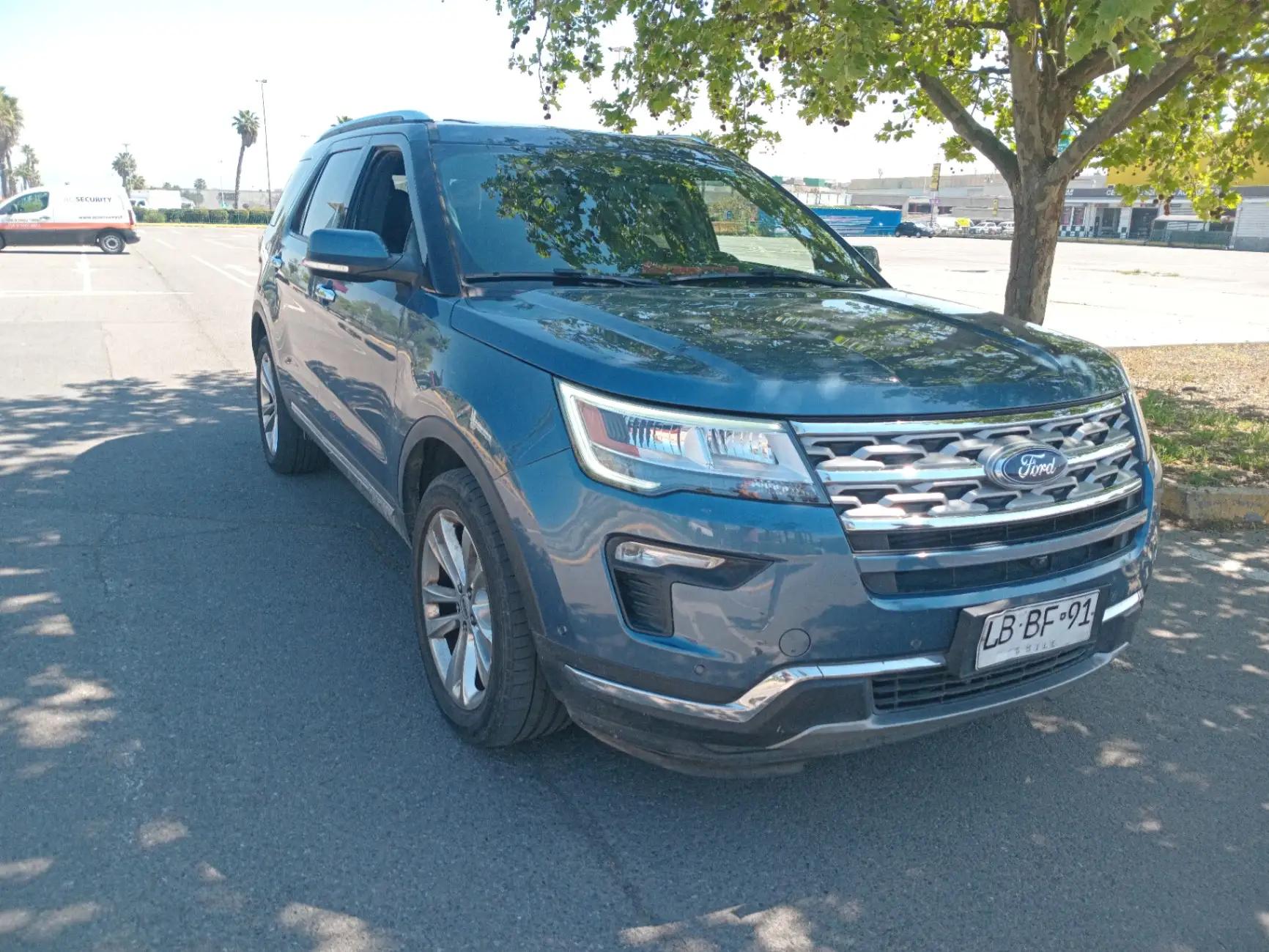 Station Wagon Ford Explorer