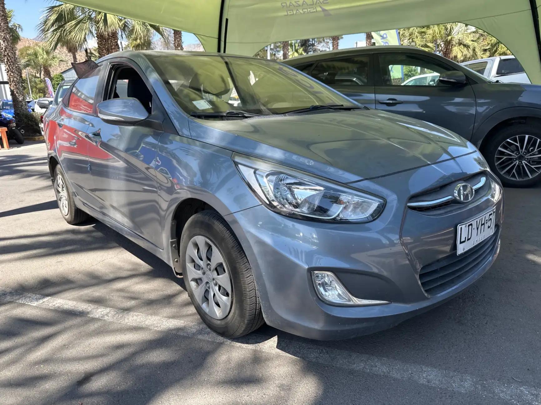 Automovil Hyundai Accent