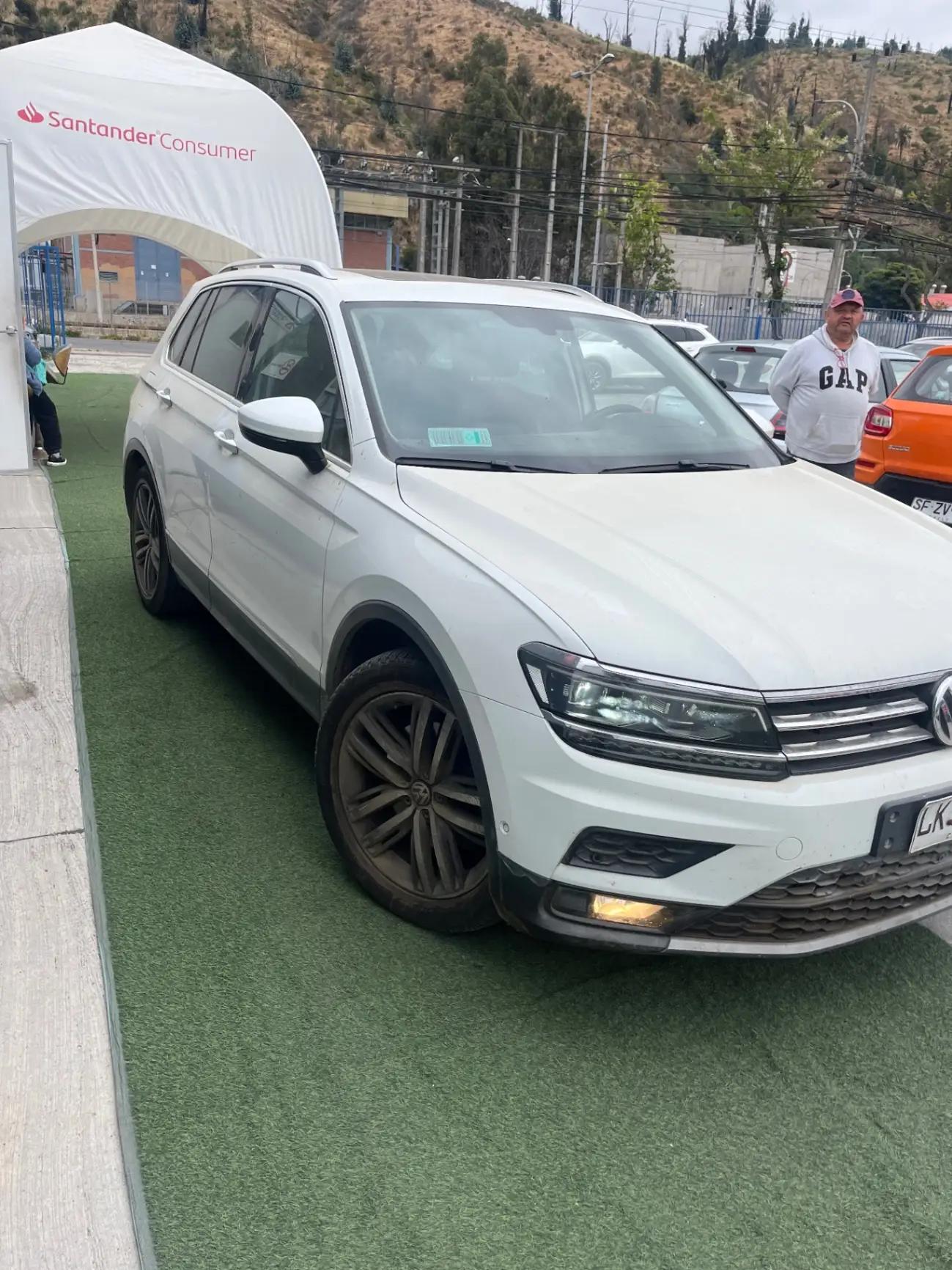 Station Wagon Volkswagen Tiguan