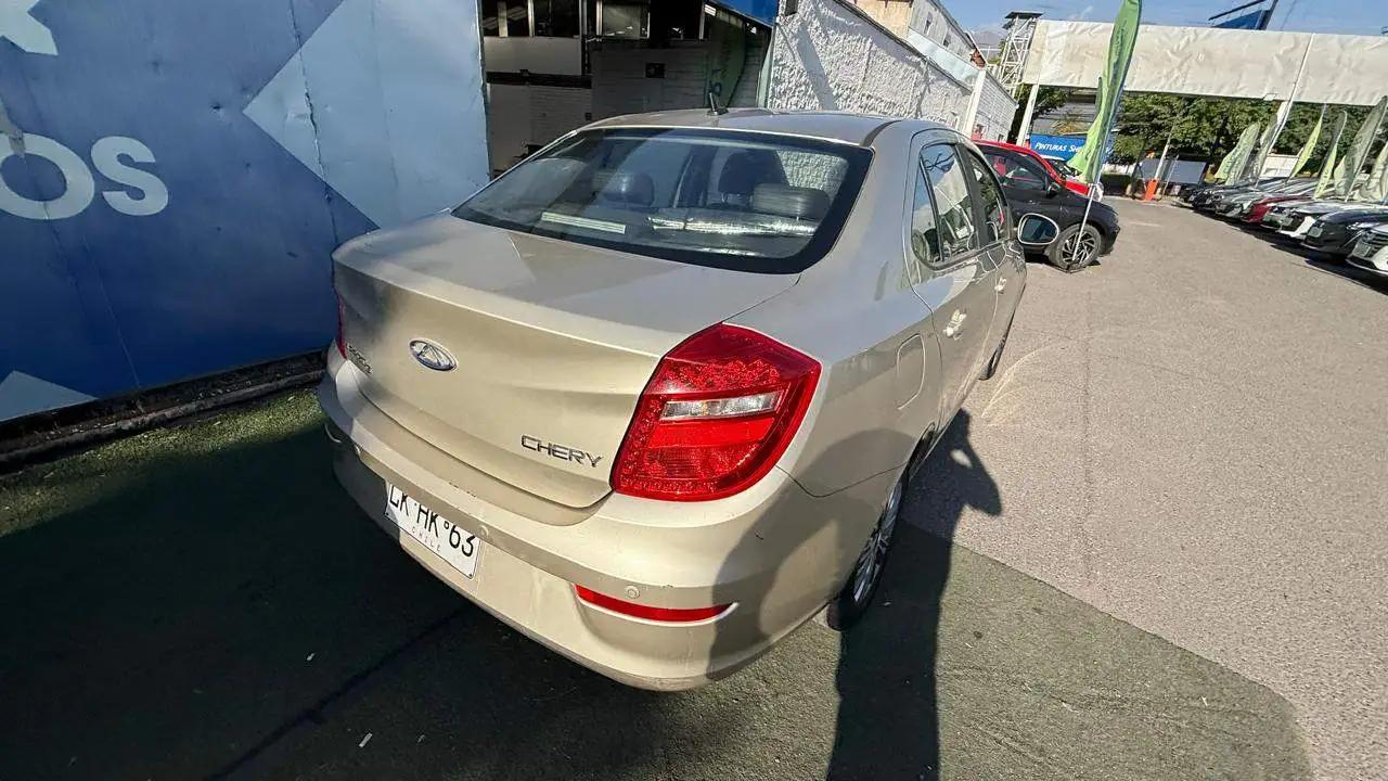 Sedan Chery Arrizo 3