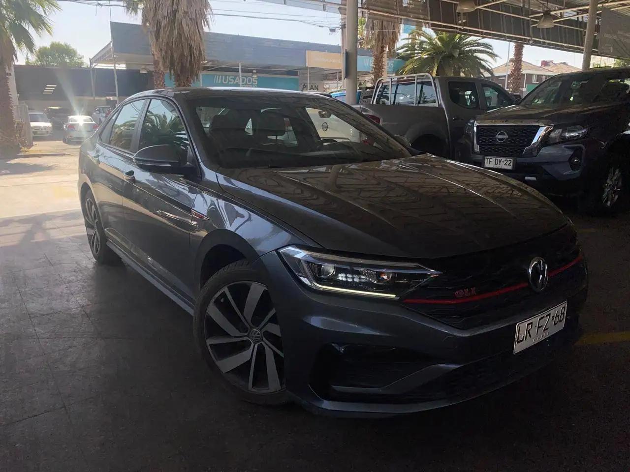 Automovil Volkswagen Jetta