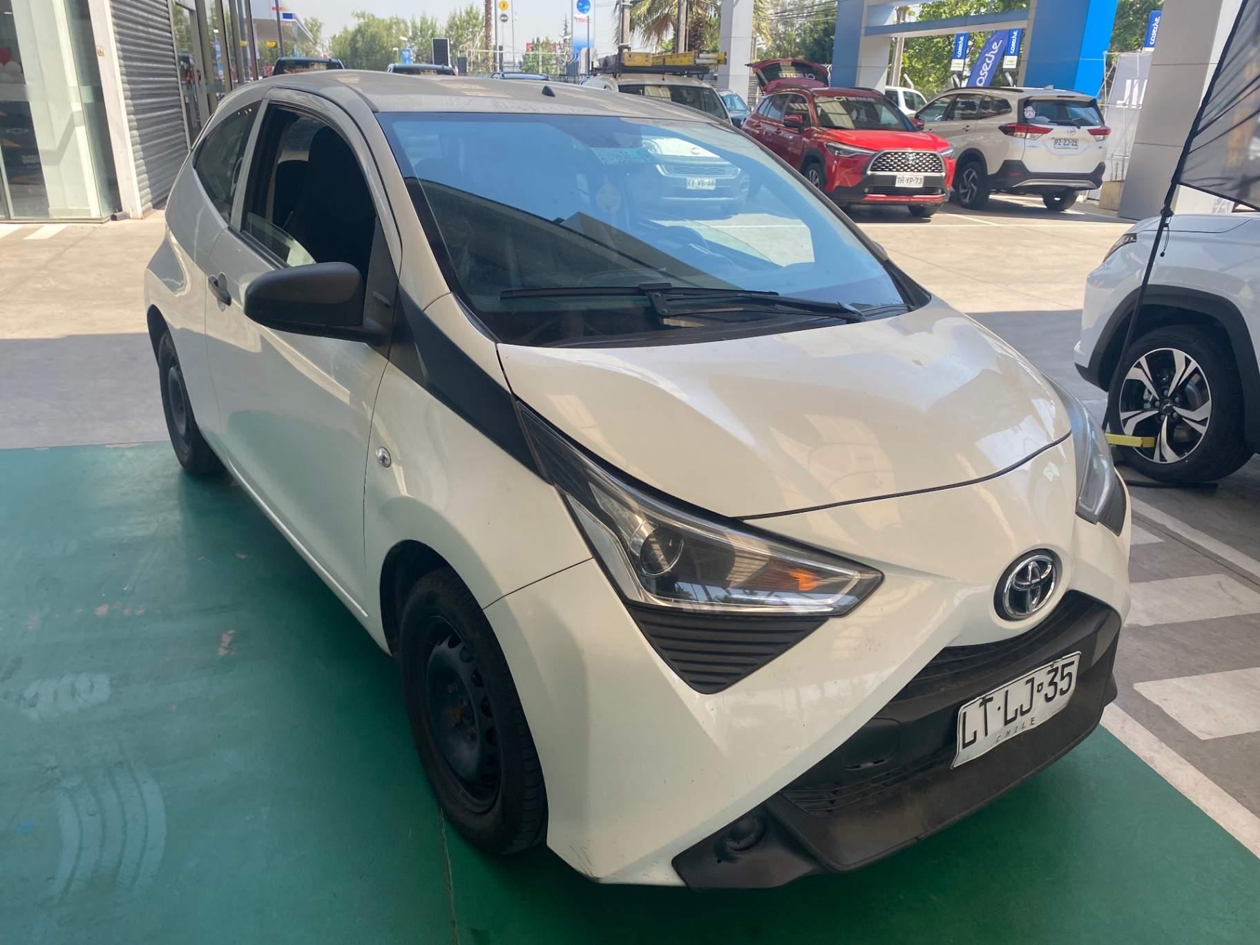 Automovil Toyota Aygo