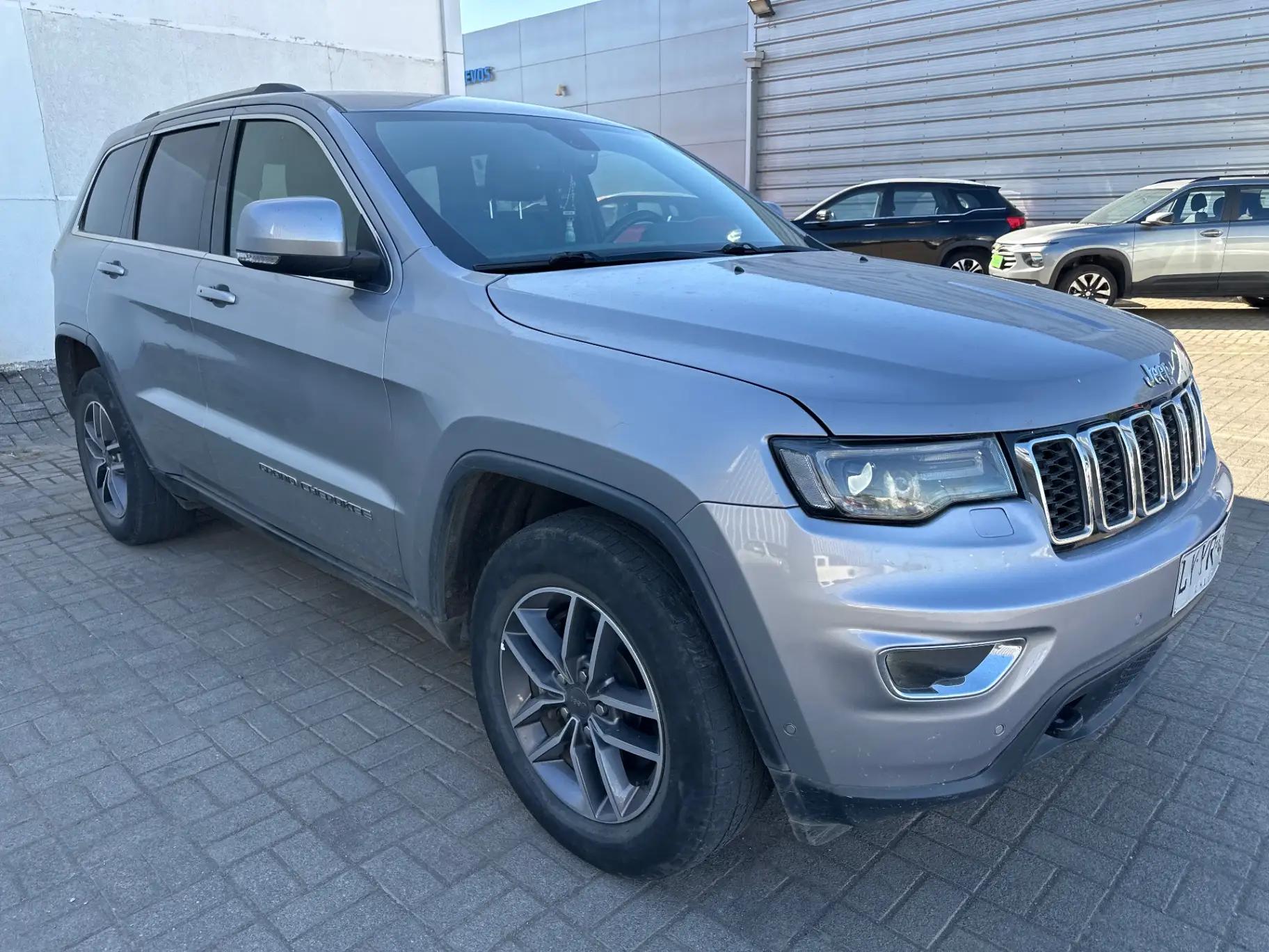 Station Wagon Jeep Grand Cherokee