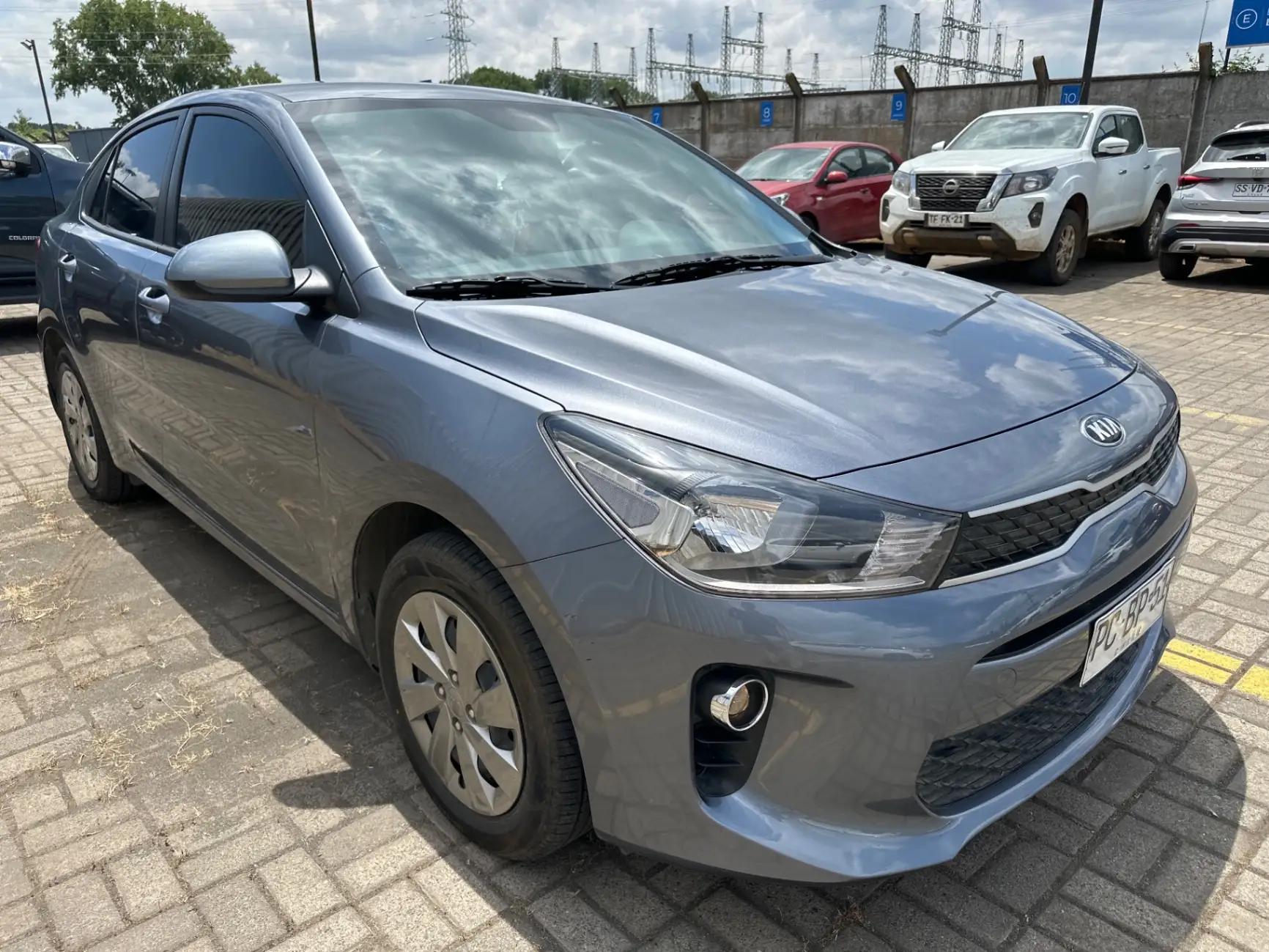 Station Wagon Kia Rio 4