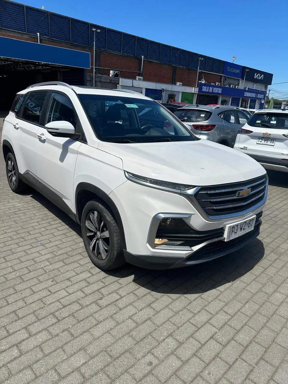 Station Wagon Chevrolet Captiva