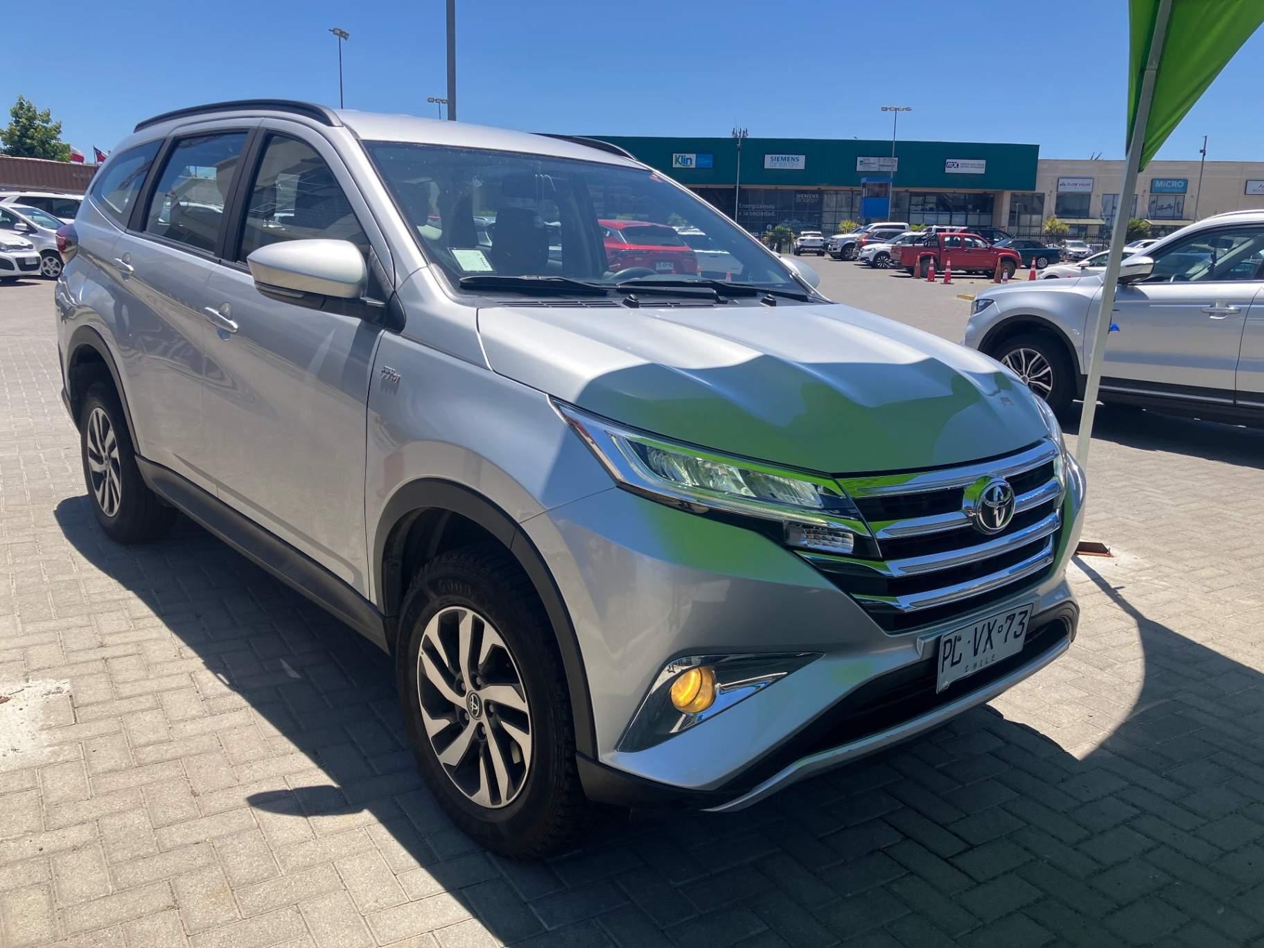 Station Wagon Toyota Rush