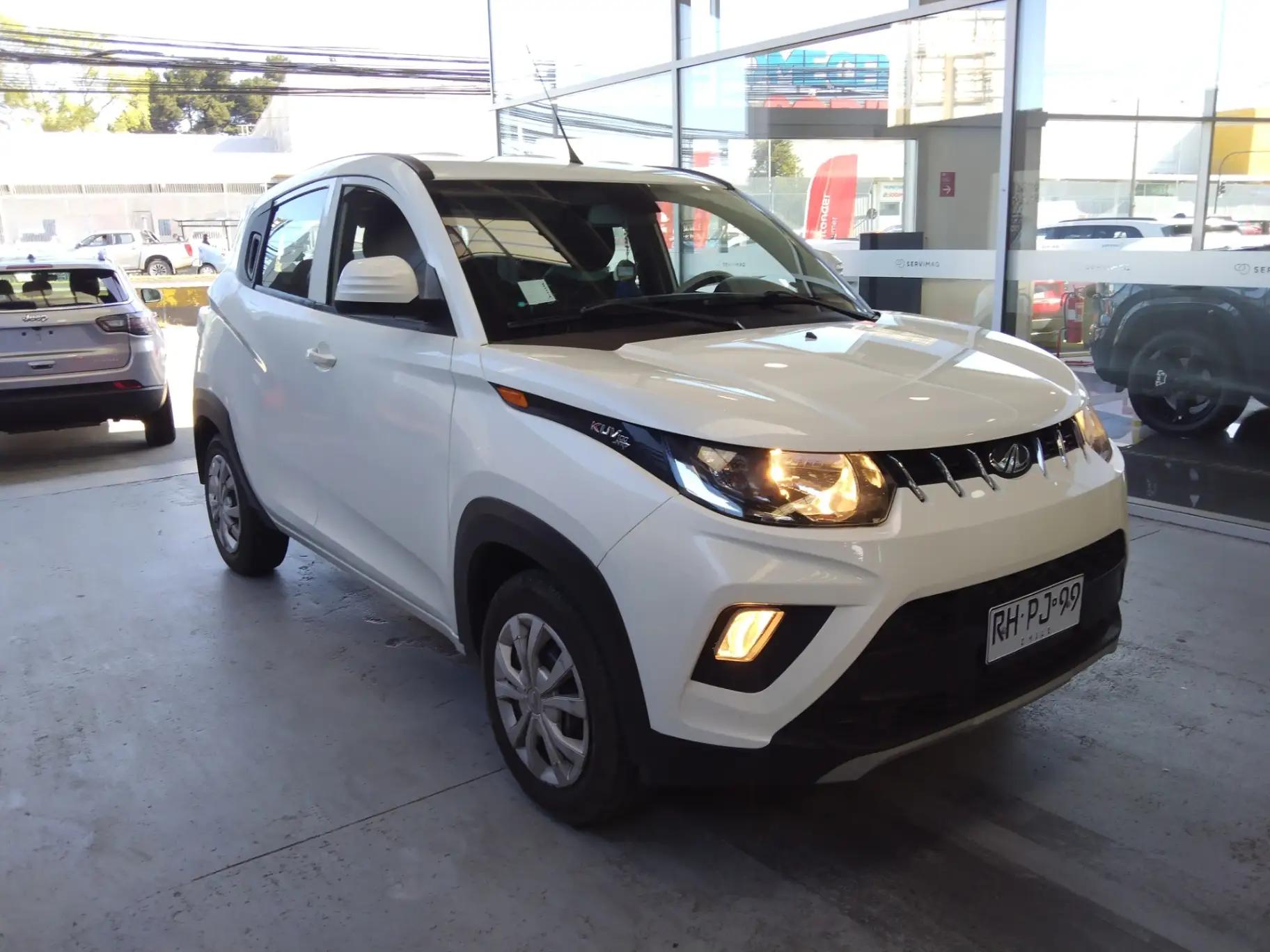 Automovil Mahindra Kuv100