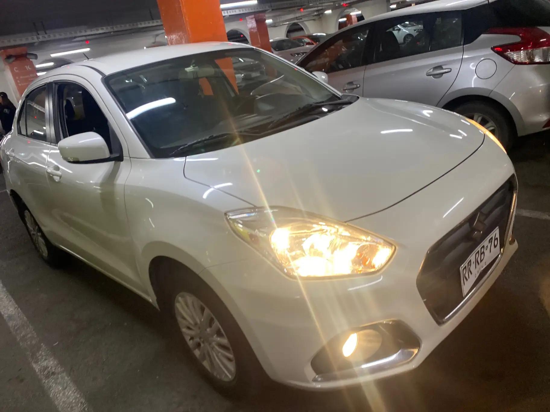 Automovil Suzuki Dzire