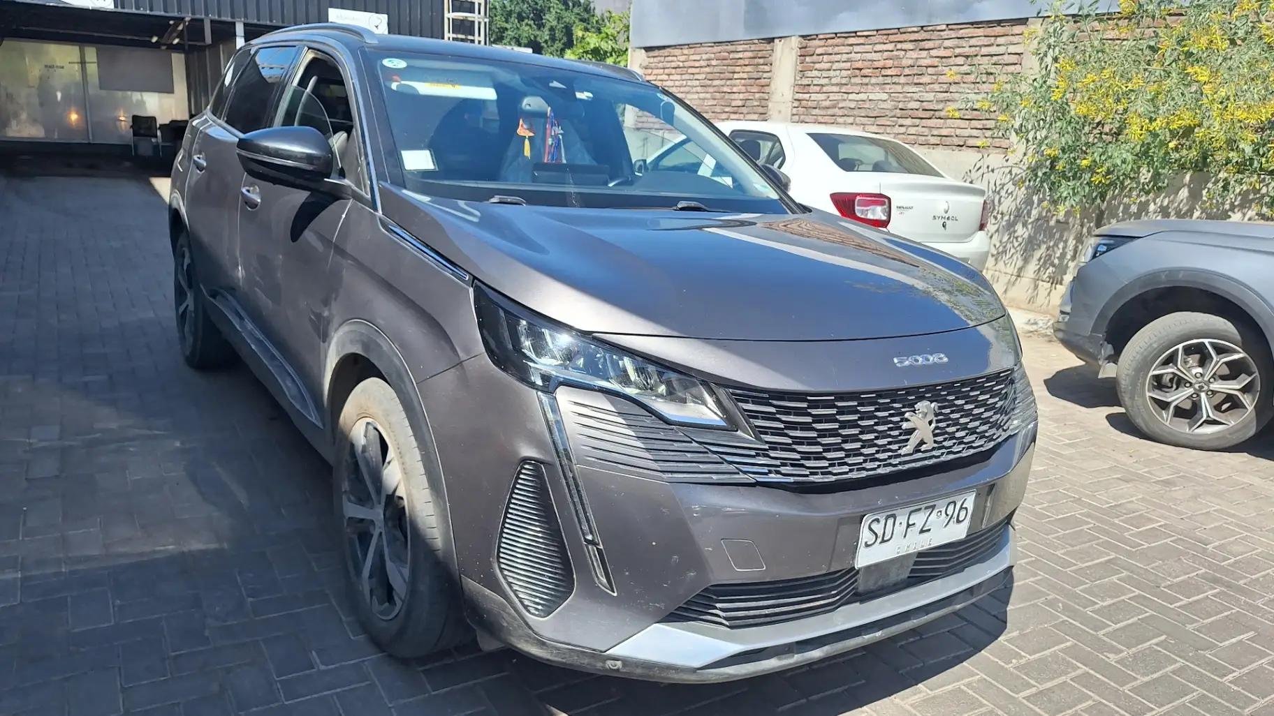 Station Wagon Peugeot 5008