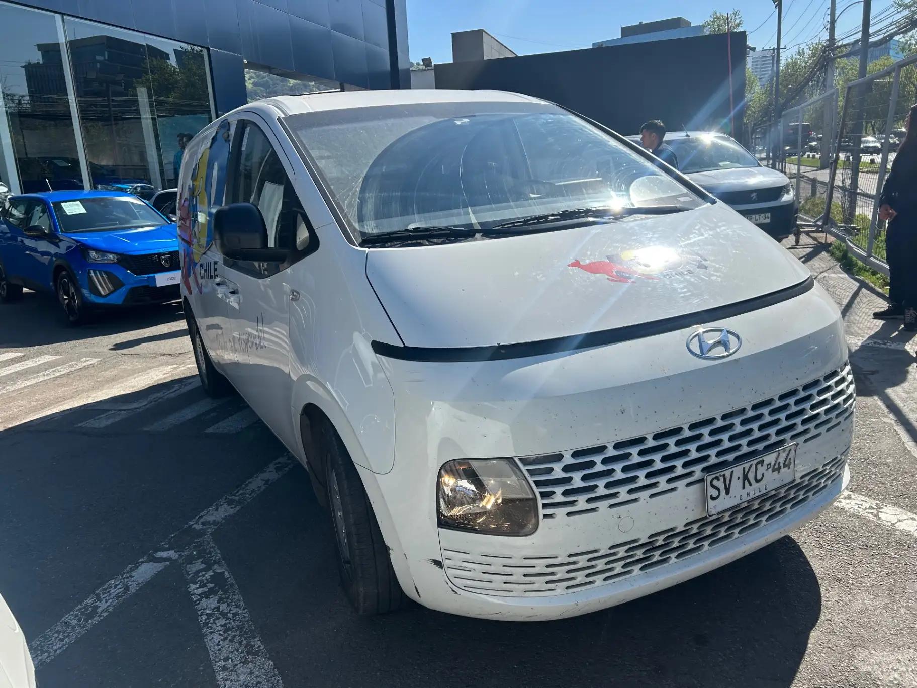 Furgon Hyundai Staria