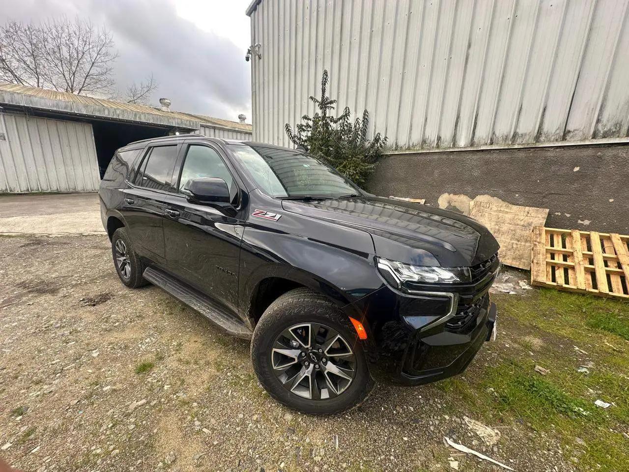 Station Wagon Chevrolet Tahoe
