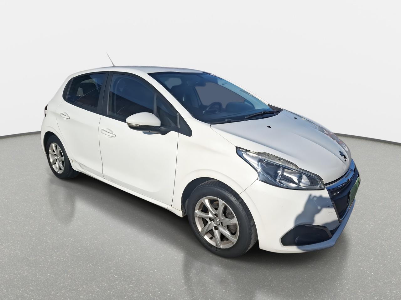 Automovil Peugeot 208