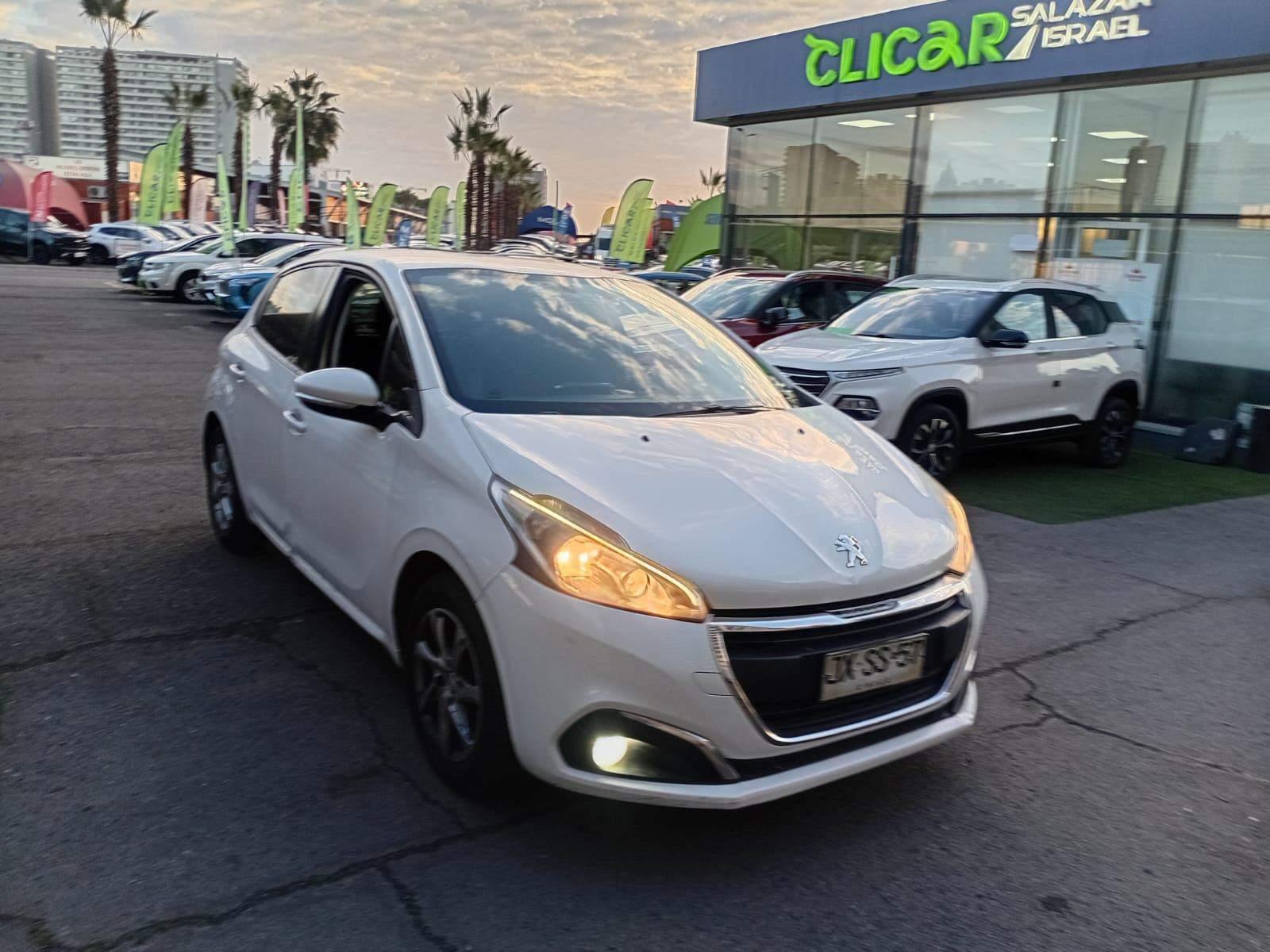 Hatchback Peugeot 208
