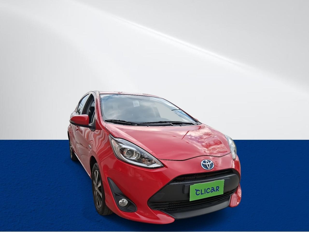 Automovil Toyota Prius C