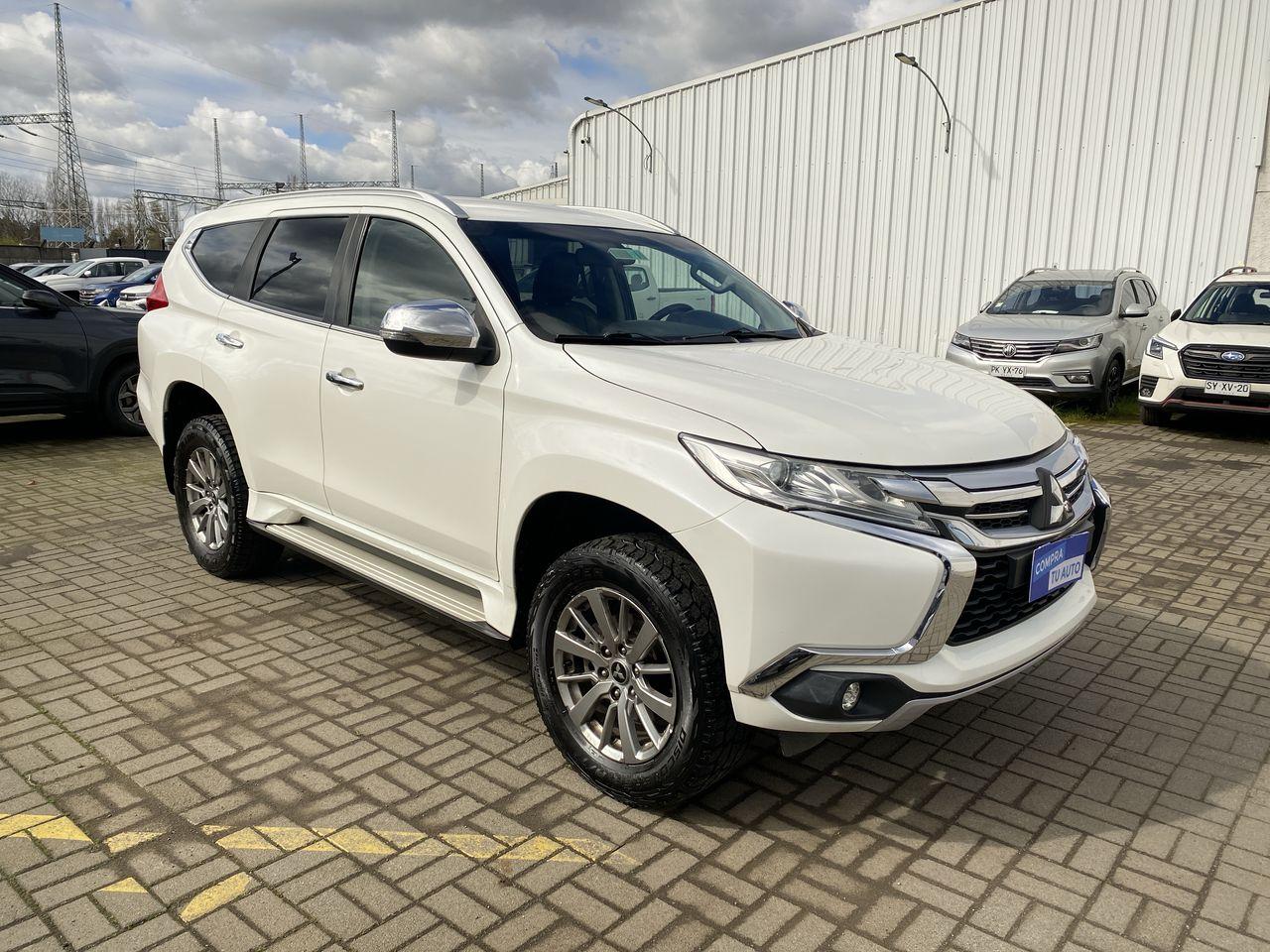 Station Wagon Mitsubishi Montero Sport