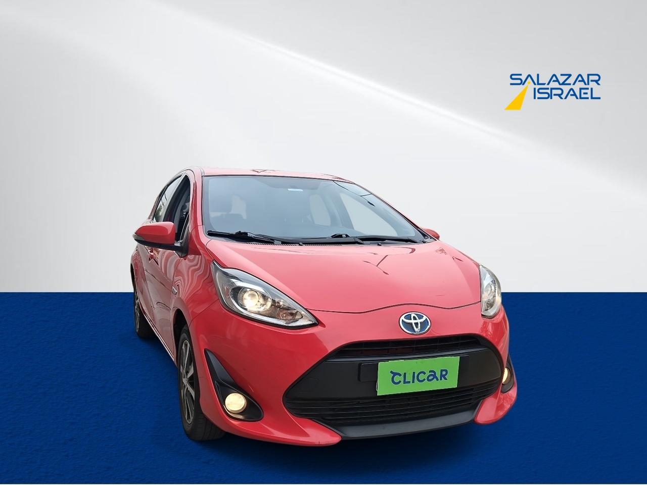 Automovil Toyota Prius C