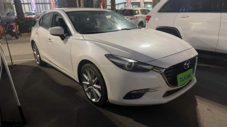 Hatchback Mazda 3