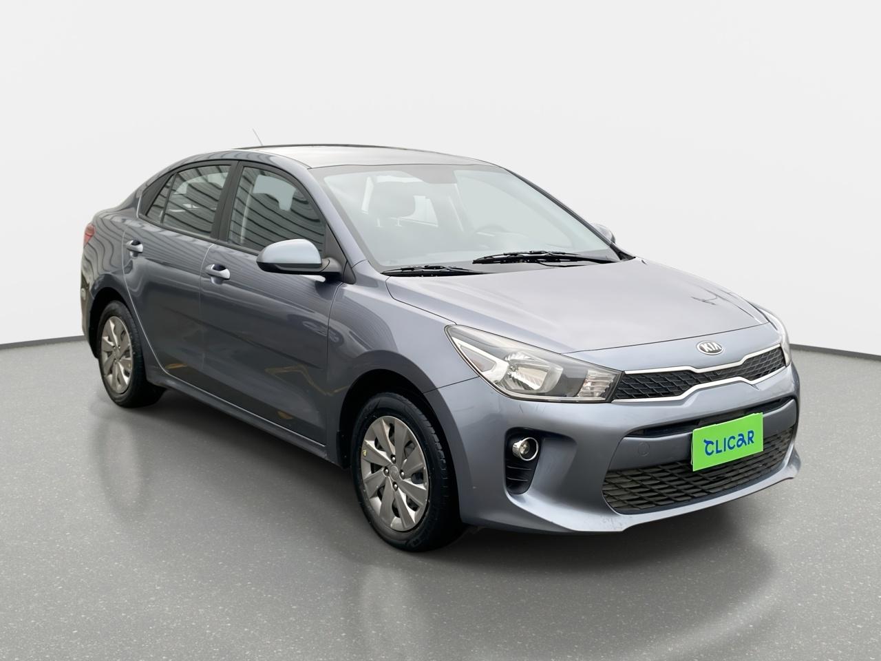 Automovil Kia Rio4