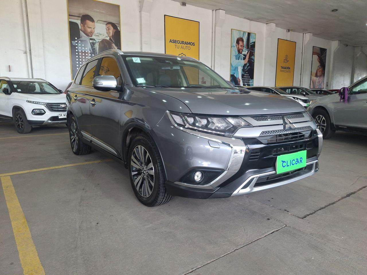 Station Wagon Mitsubishi Outlander