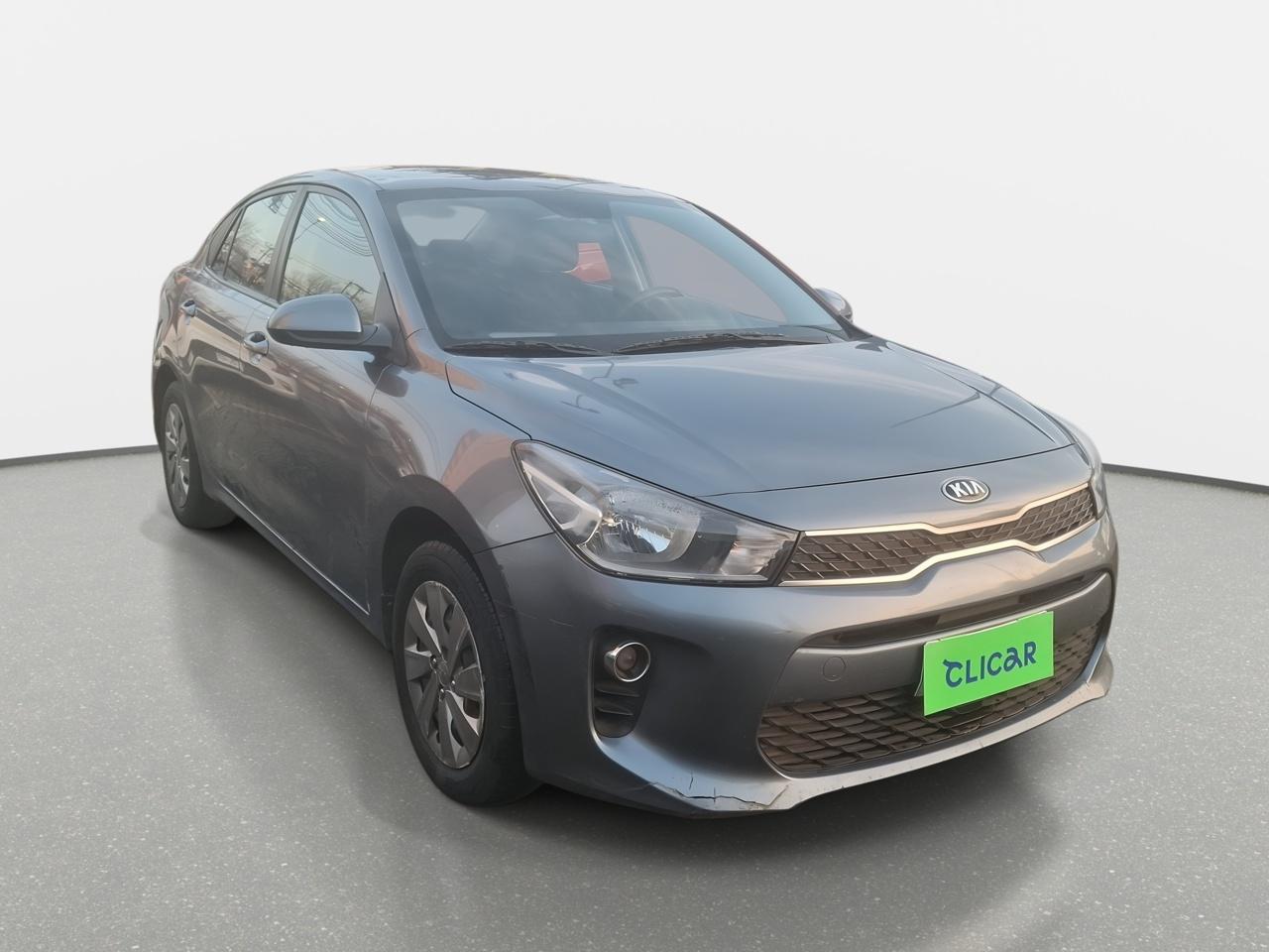 Automovil Kia Rio4