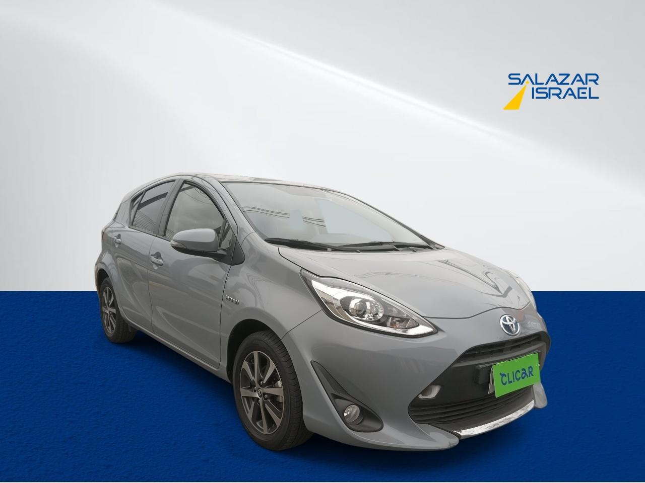 Hatchback Toyota Prius