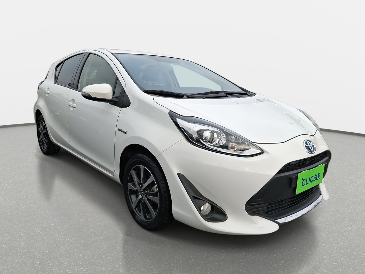 Hatchback Toyota Prius