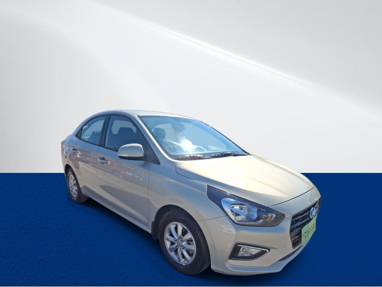 Hatchback Hyundai Verna