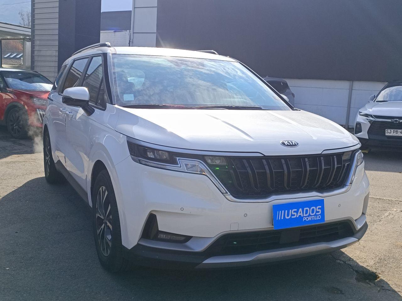 Station Wagon Kia Carnival