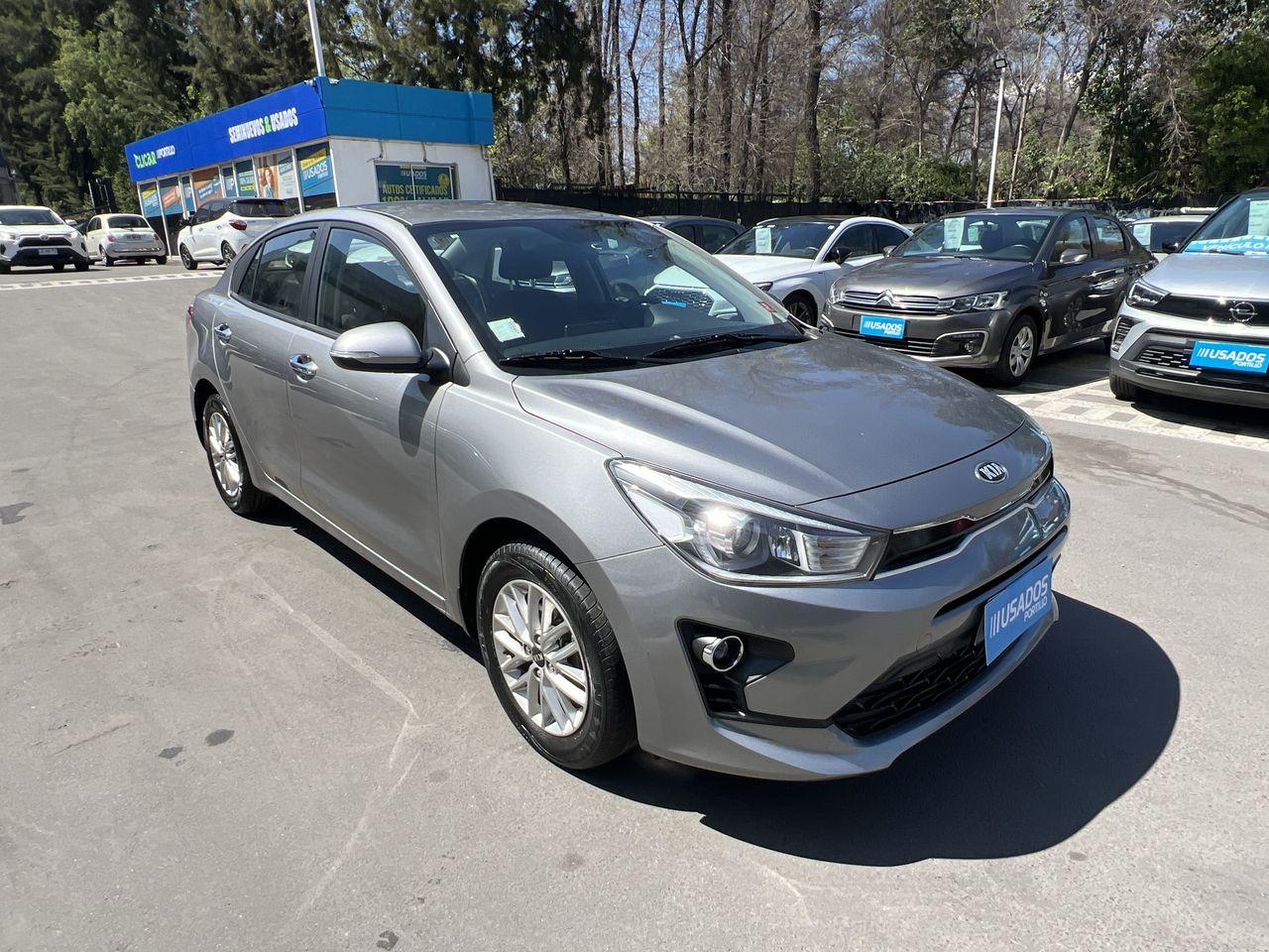Automovil Kia Rio 4