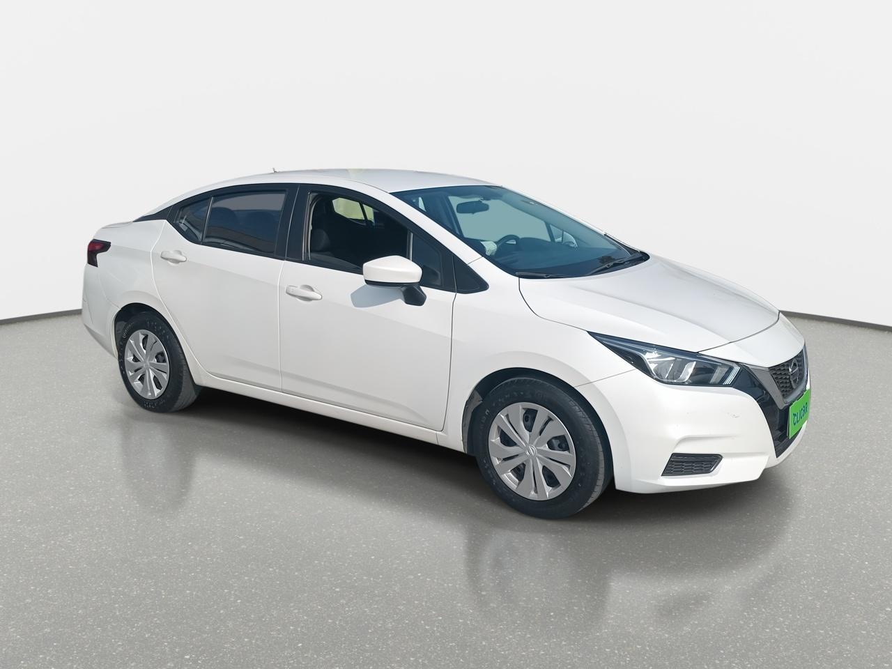 Automovil Nissan Versa