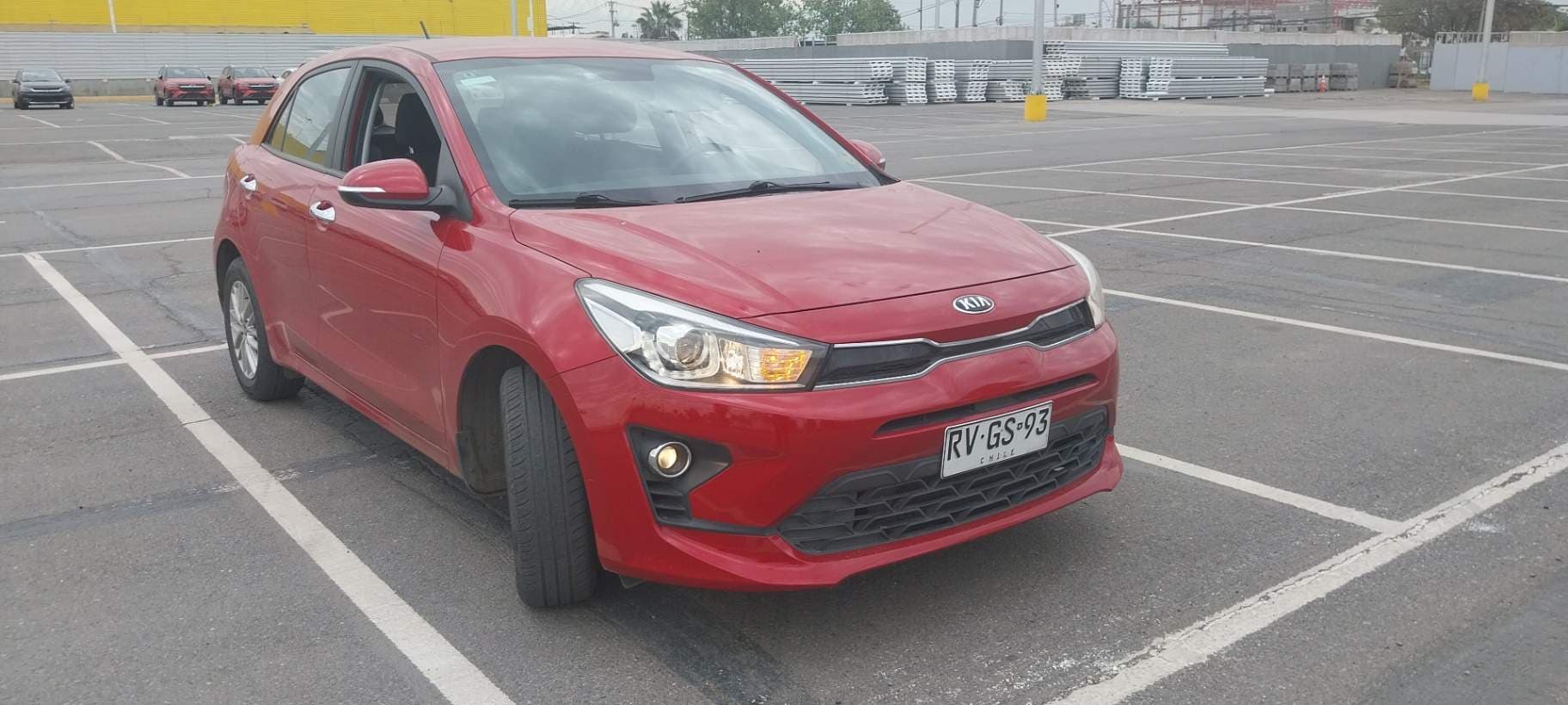 Automovil Kia Rio 5