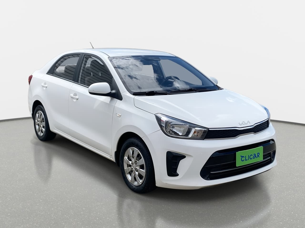 Automovil Kia Soluto