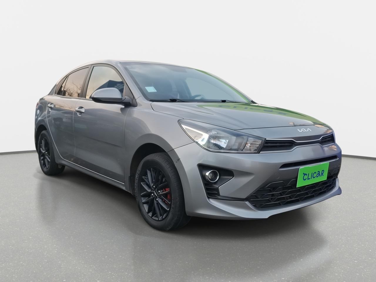 Automovil Kia Rio4