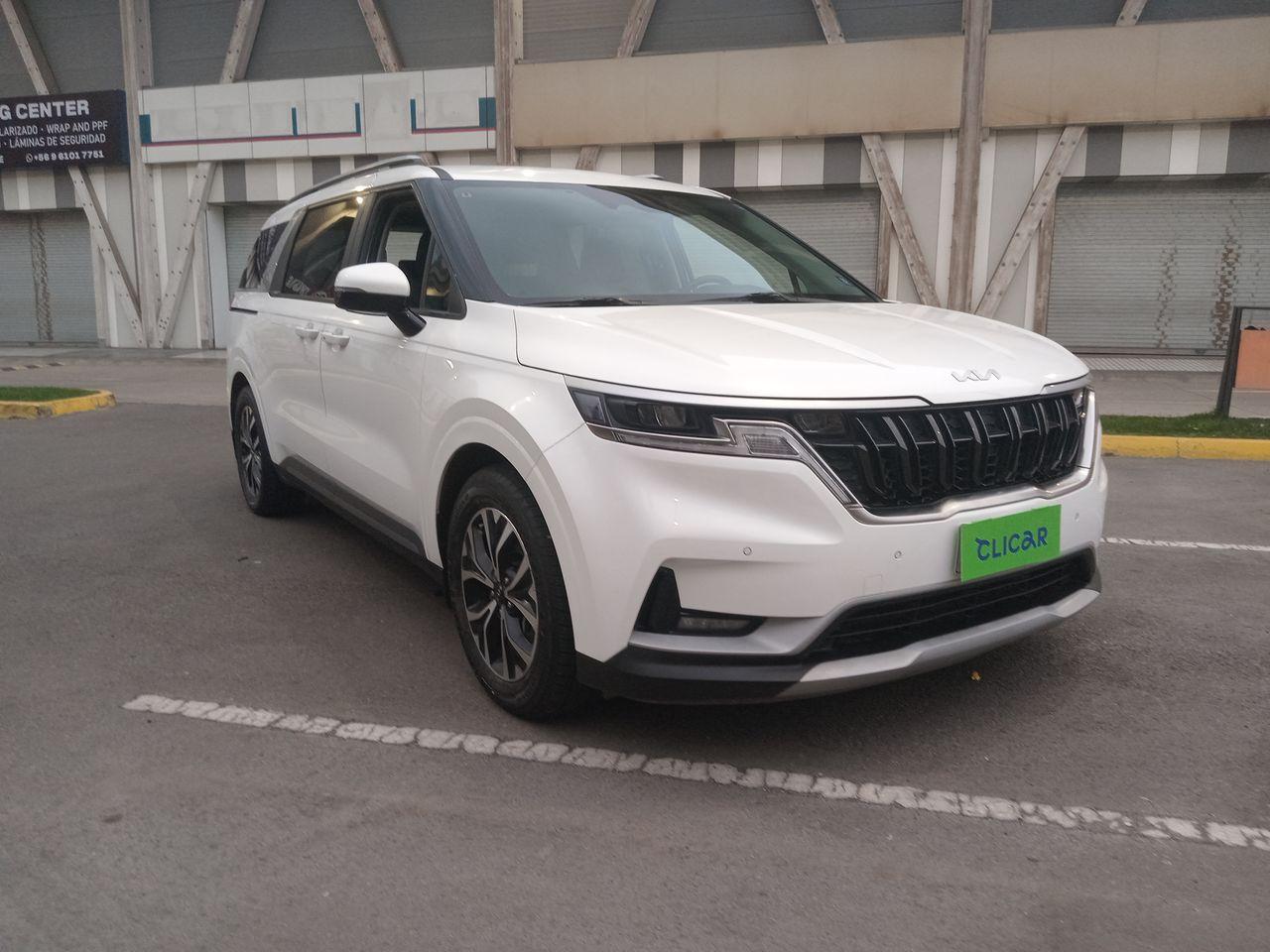 Station Wagon Kia Carnival