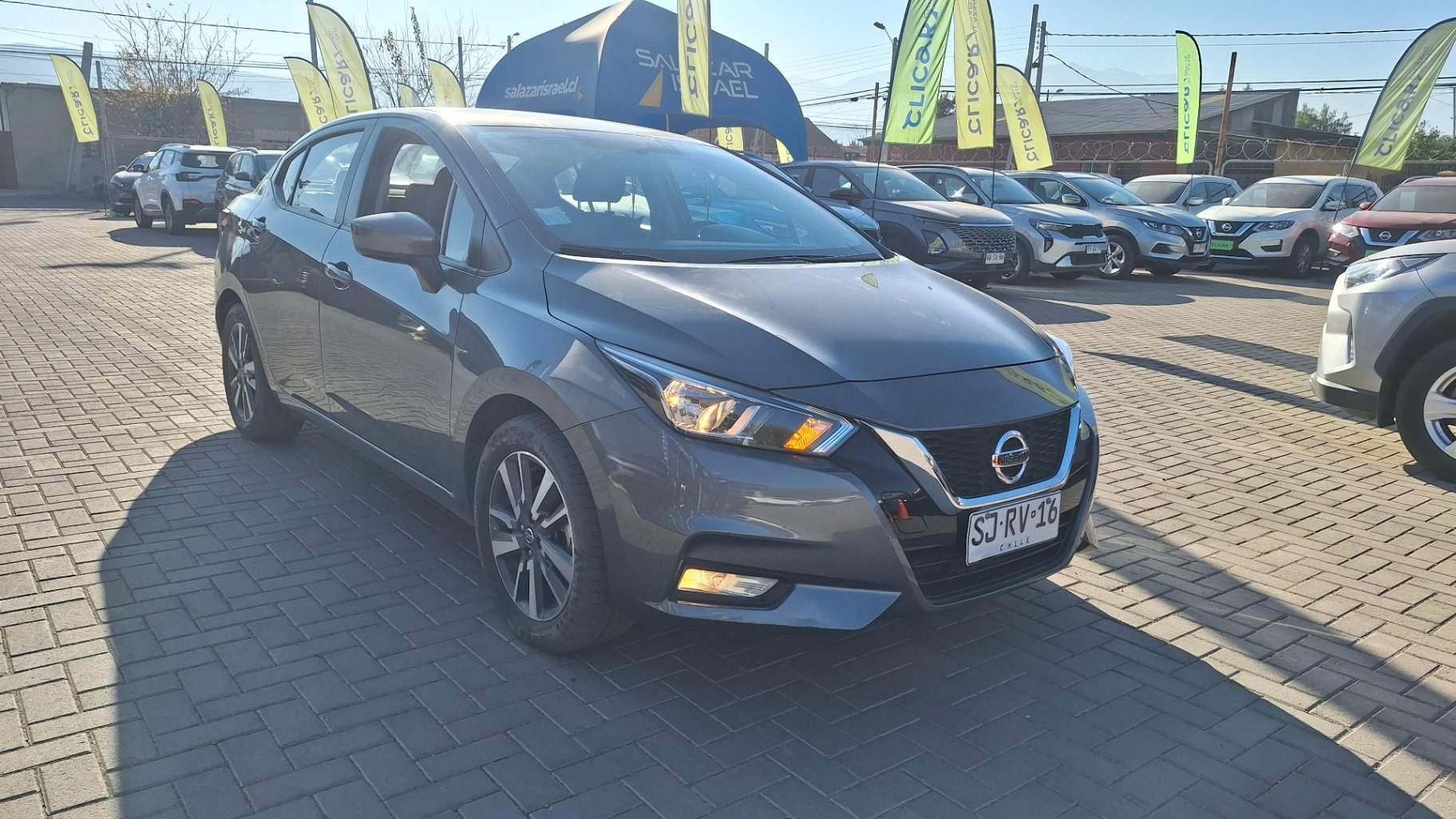 Automovil Nissan Versa