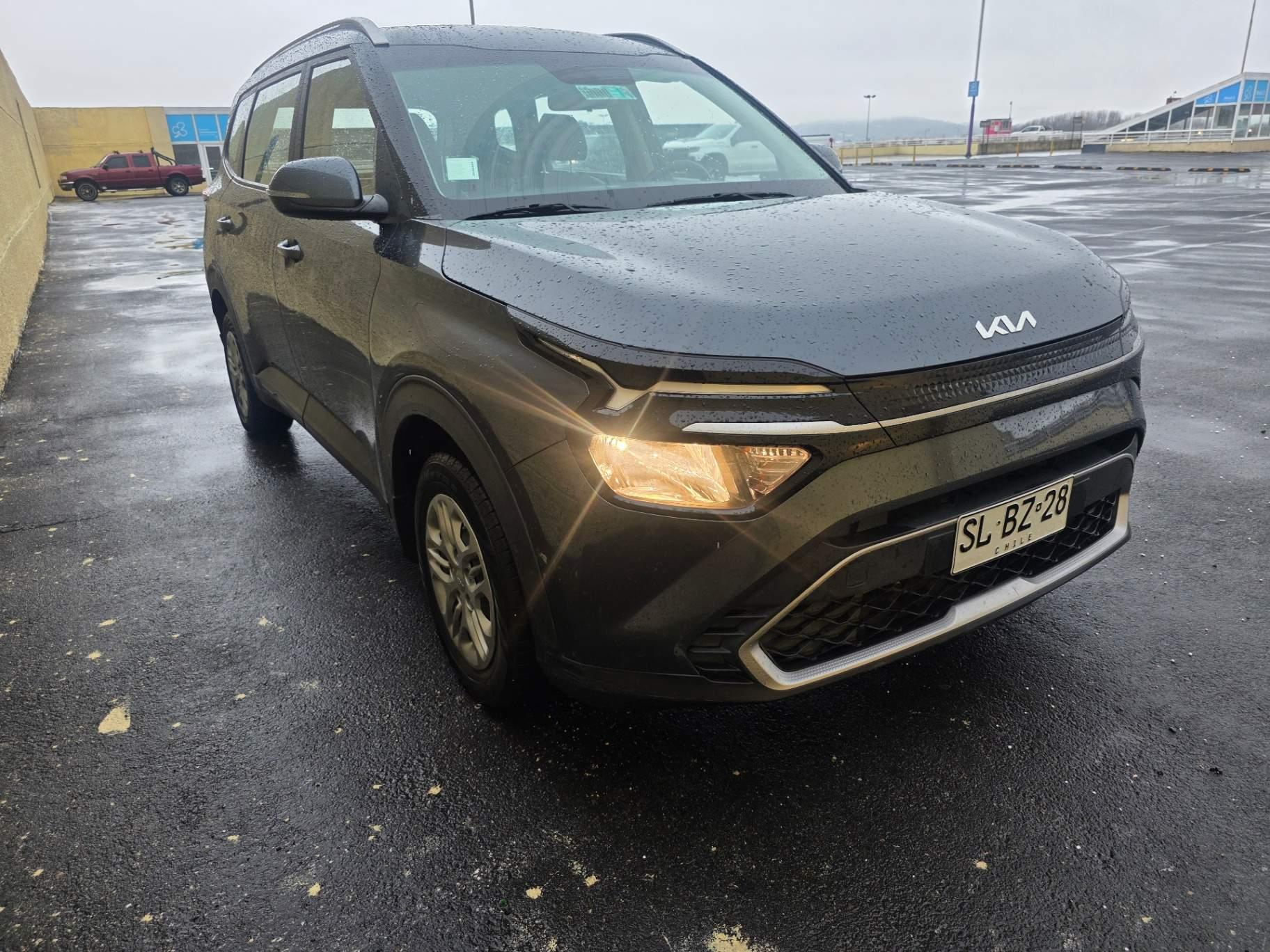Suv Kia Carens