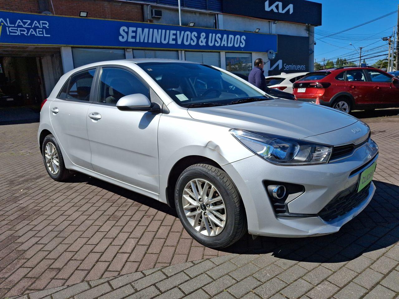 Automovil Kia Rio 5
