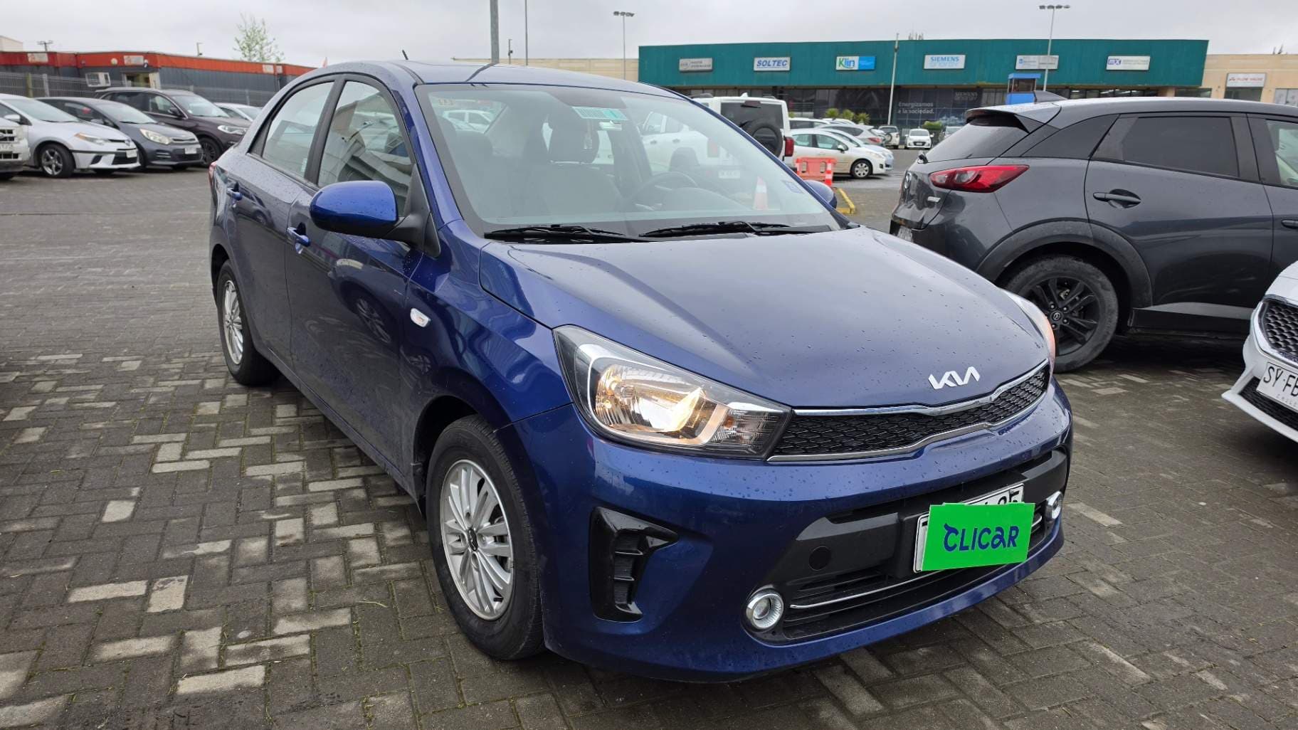 Automovil Kia Soluto