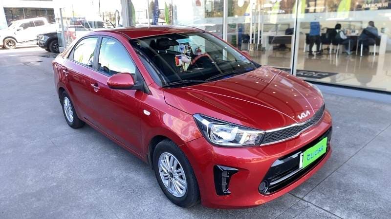 Automovil Kia Soluto