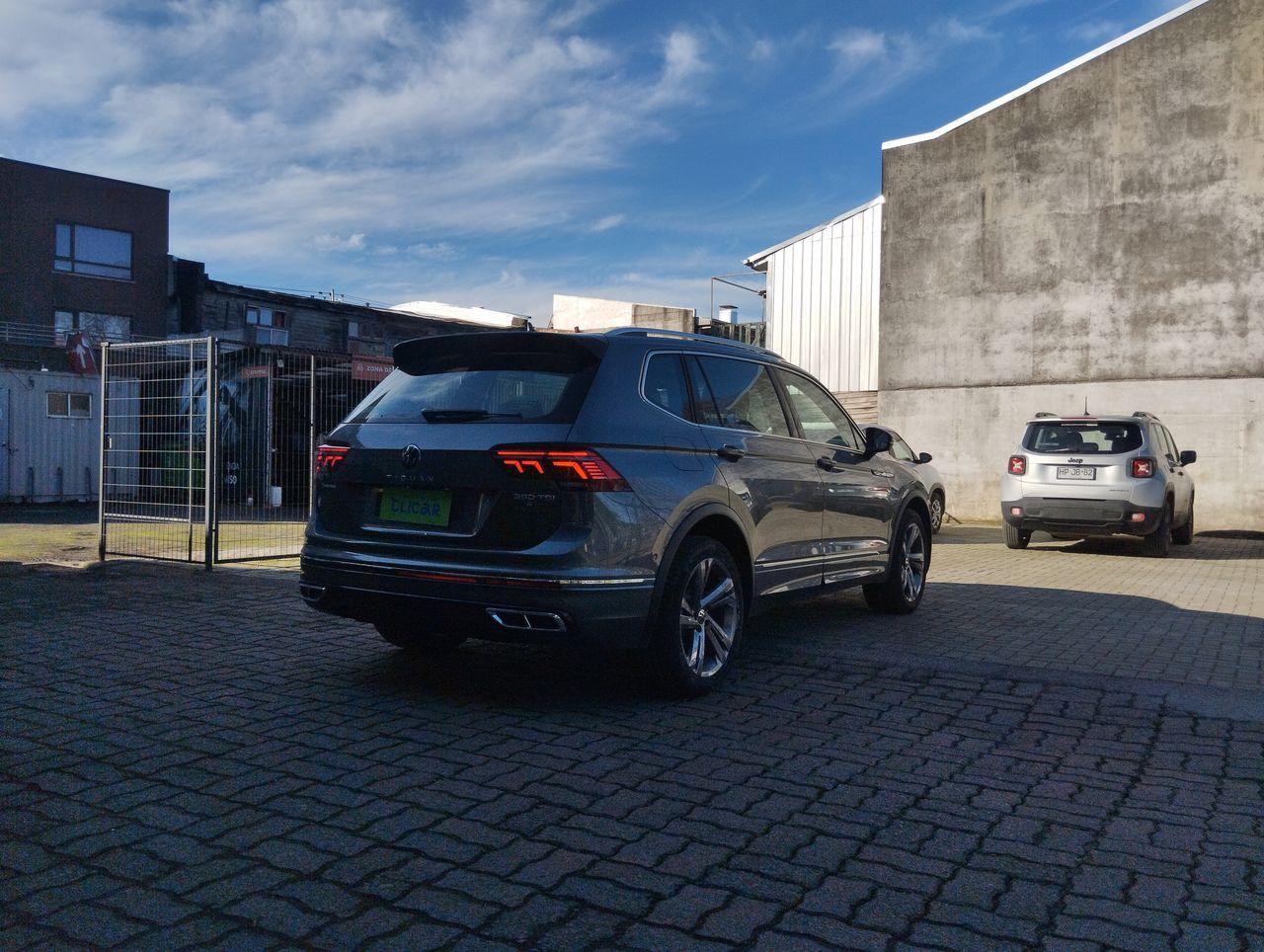 Station Wagon Volkswagen Tiguan